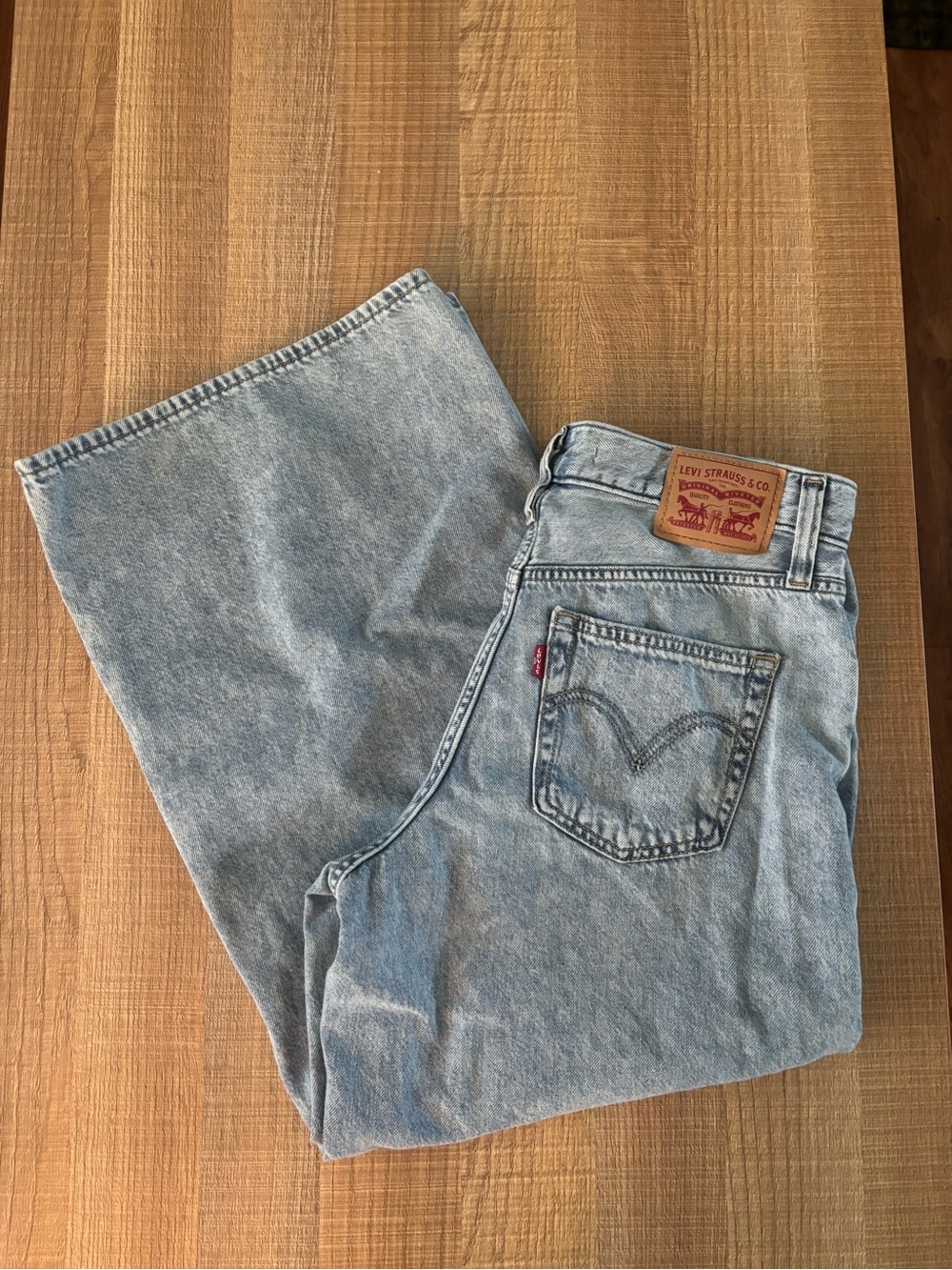Levi's Women's Wide Leg Jeans